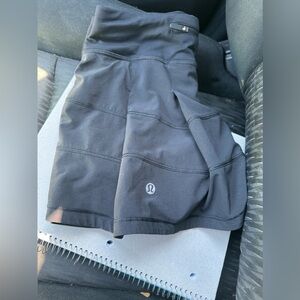 Lululemon size 4 skort